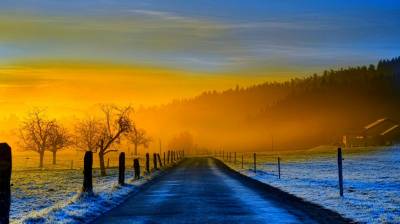 Snowy misty road ppt background
